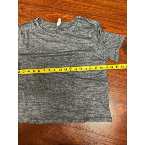 Yogalicious Yoga Tee size Medium - Picture 5 of 8